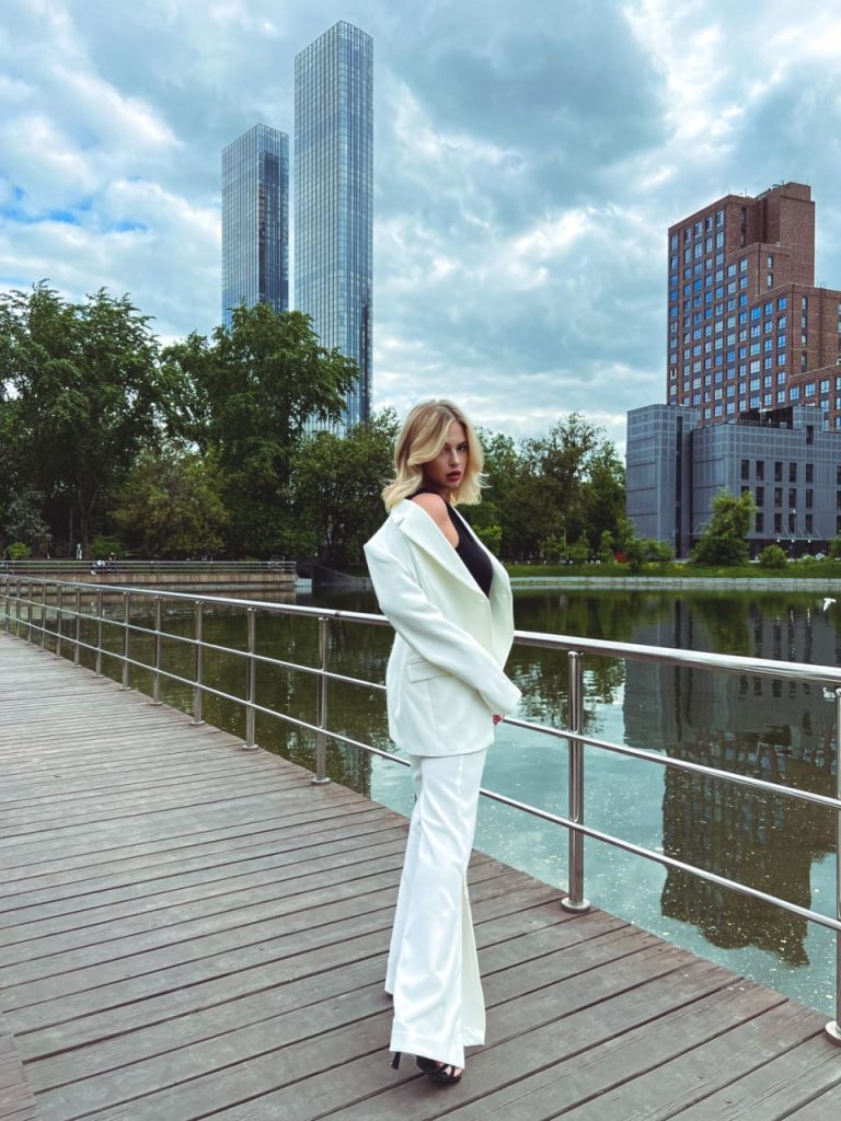 Эскорт-модель Амелия