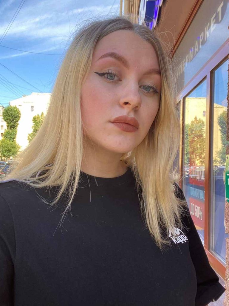 Эскортница Алиса