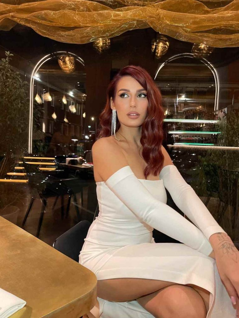 Модель Лали