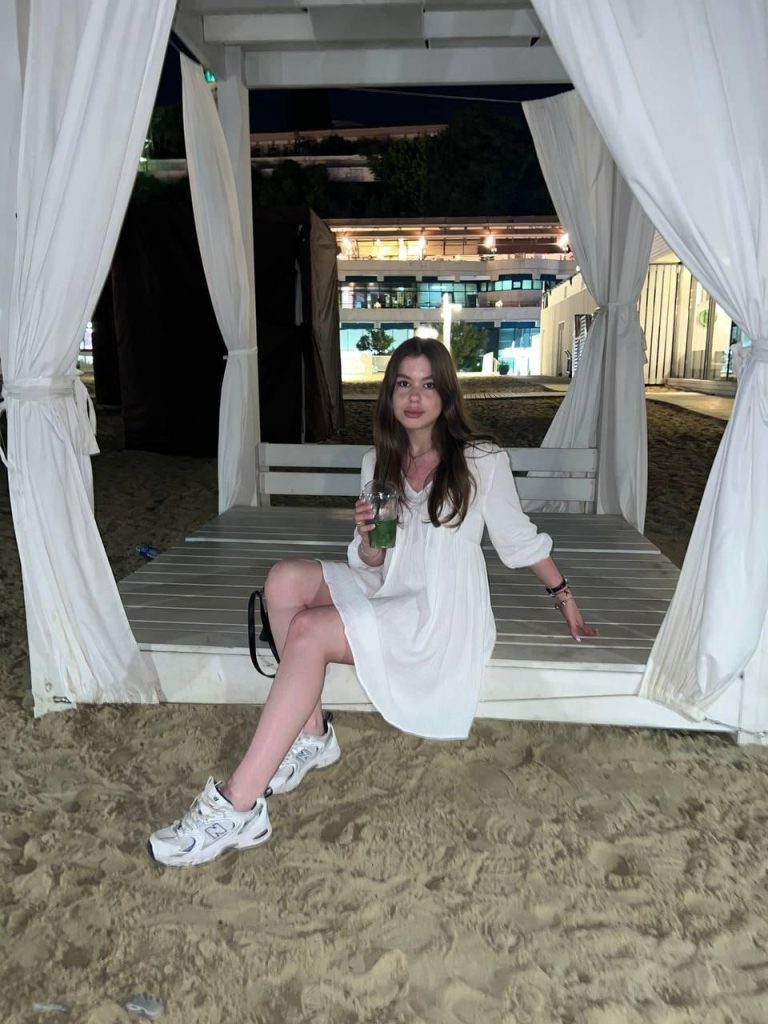 Эскорт модель Ксения в Москве