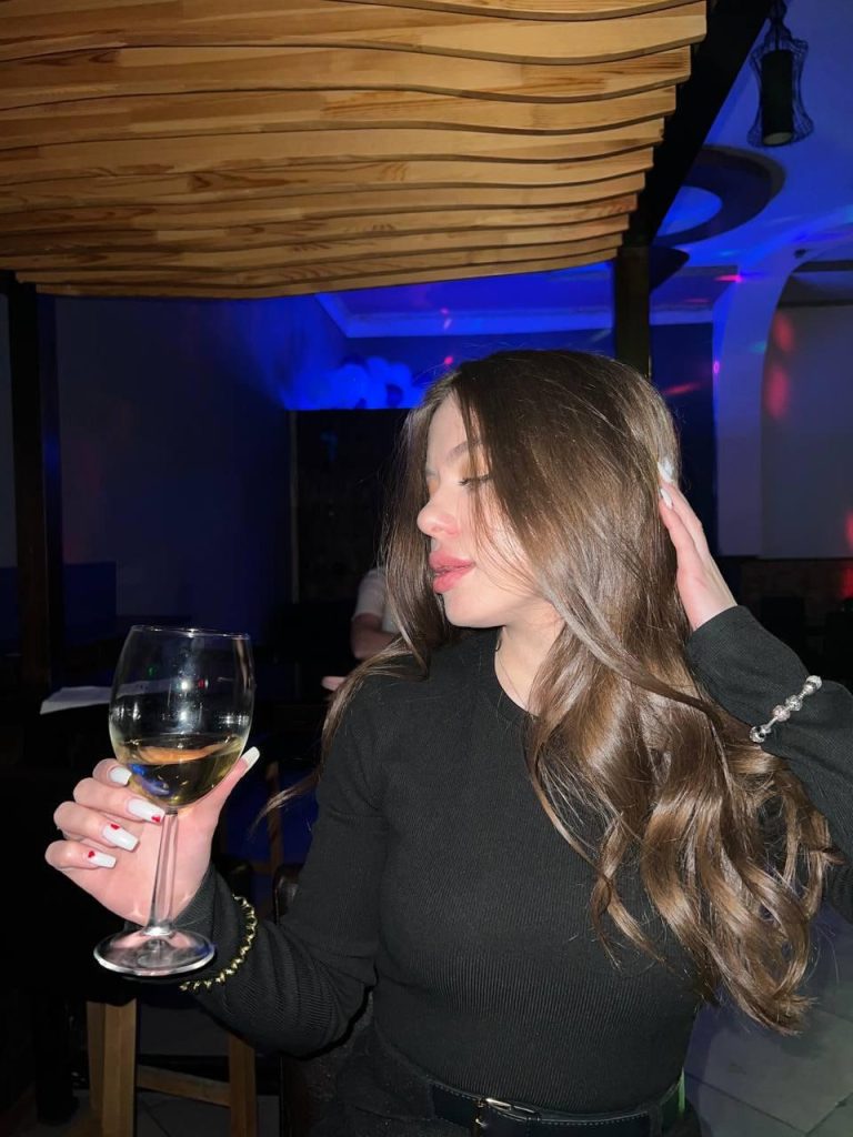 Эскорт девушка Ксения в Москве