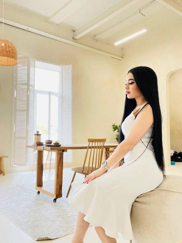 Эскортница Самира